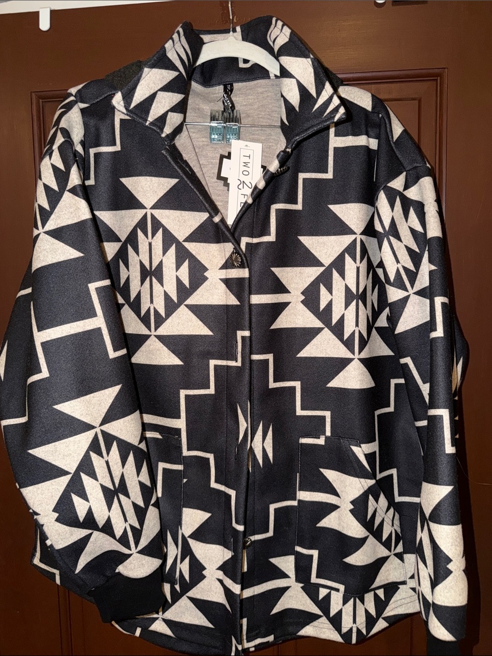 2 Fly Women’s L/XL Southwestern Aztec Snap-Front Shacket Jacket NWT - Picture 2 of 7
